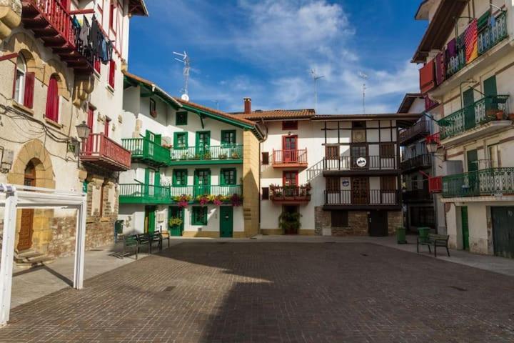 LA MARINA amplio apartamento en pleno centro de Hondarribia Exterior foto